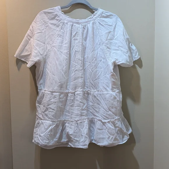Wonderly Crisp White Tiered Blouse - Picture 4 of 5